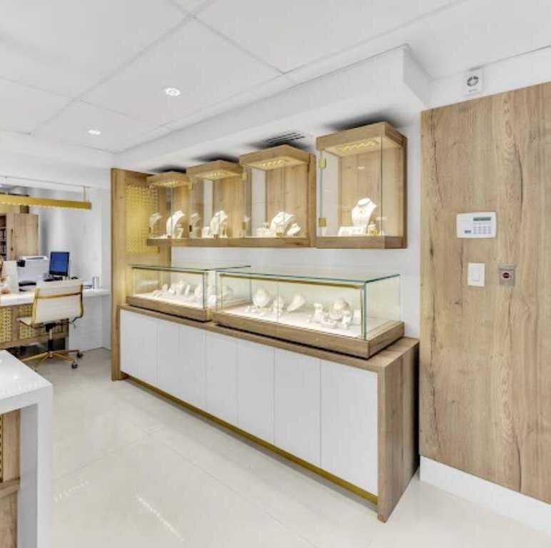 18k Miami cases